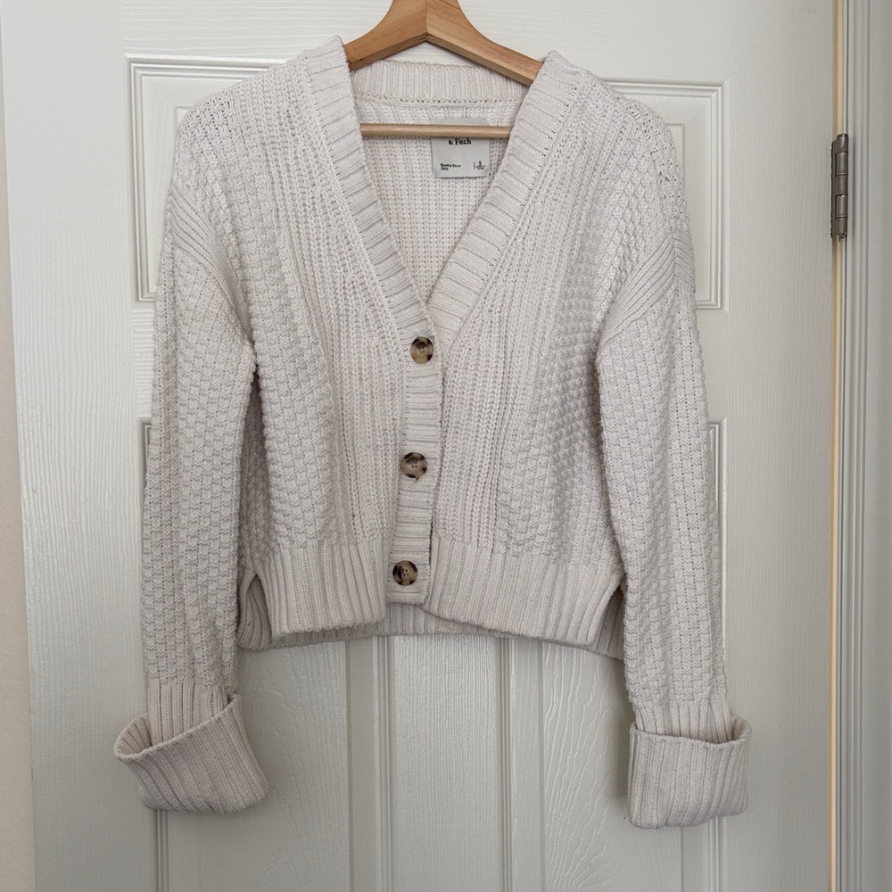 Abercrombie & Fitch size small off-white cardigan